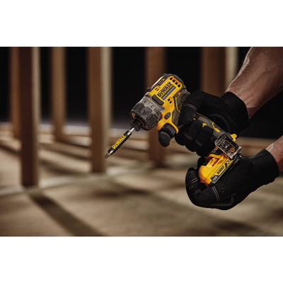 Шуруповерт акумуляторний безщітковий DeWALT DCF601D2
