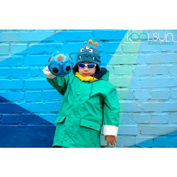Детские солнцезащитные очки Koolsun Sport бело-голубые (Размер 3+) (KS-SPWHSH003)