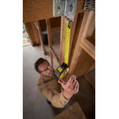 Рулетка вимірювальна CONTROL-LOCK довжиною 8 м/26, шириною 25 мм, в обгумованому корпусі, з подвійною шкалою STANLEY STHT37236-5