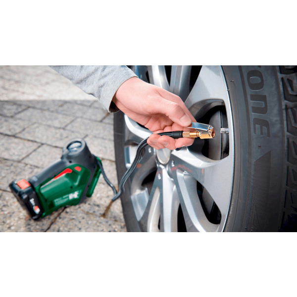 Компресор автомобільний акумуляторний Bosch UniversalPump 18V без АКБ та ЗП (0.603.947.100)