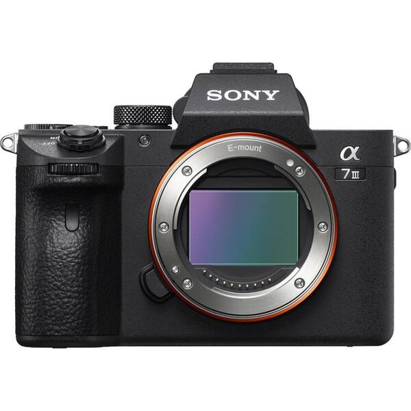 Бездзеркальний фотоапарат Sony Alpha A7 III body (ILCE7M3B.CEC)