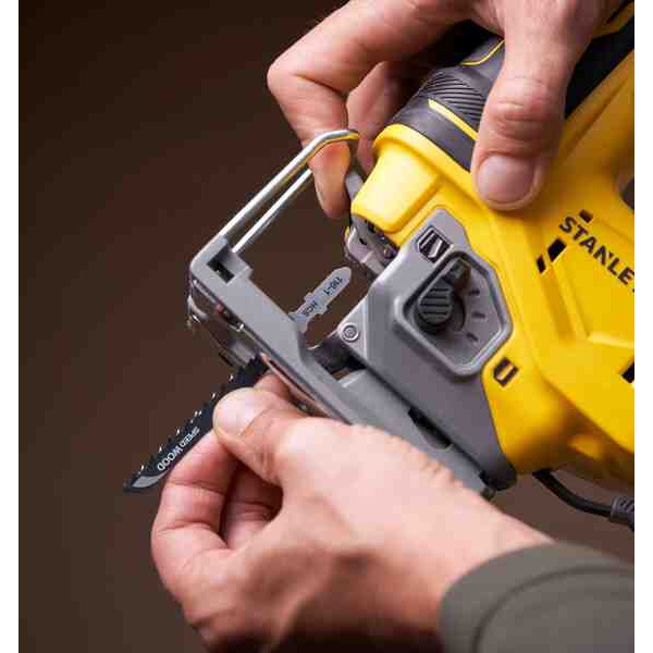 Електролобзик Stanley SFMCS650B