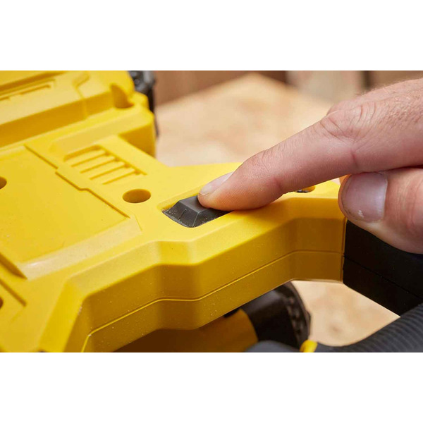 Пила торцовочная аккумуляторная STANLEY FATMAX SFMCS701M1