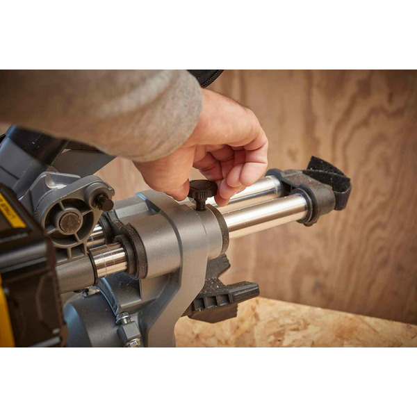 Пила торцовочная аккумуляторная STANLEY FATMAX SFMCS701M1