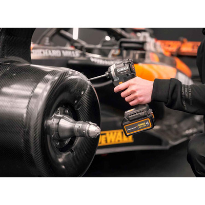Шуруповёрт ударный McLaren F1 TEAM LIMITED EDITION DeWALT DCF85MM2T