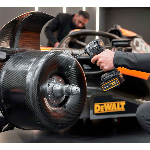Шурупокрут ударний McLaren F1 TEAM LIMITED EDITION DeWALT DCF85MM2T