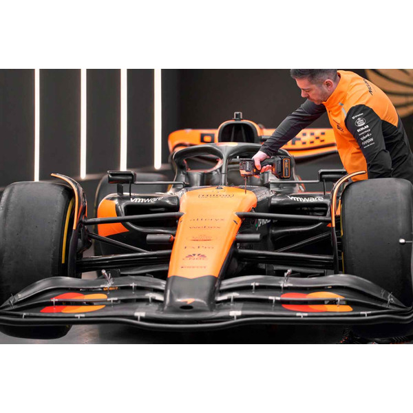 Шурупокрут ударний McLaren F1 TEAM LIMITED EDITION DeWALT DCF85MM2T