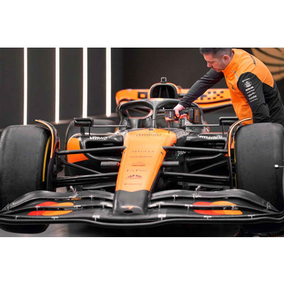 Шуруповёрт ударный McLaren F1 TEAM LIMITED EDITION DeWALT DCF85MP2T