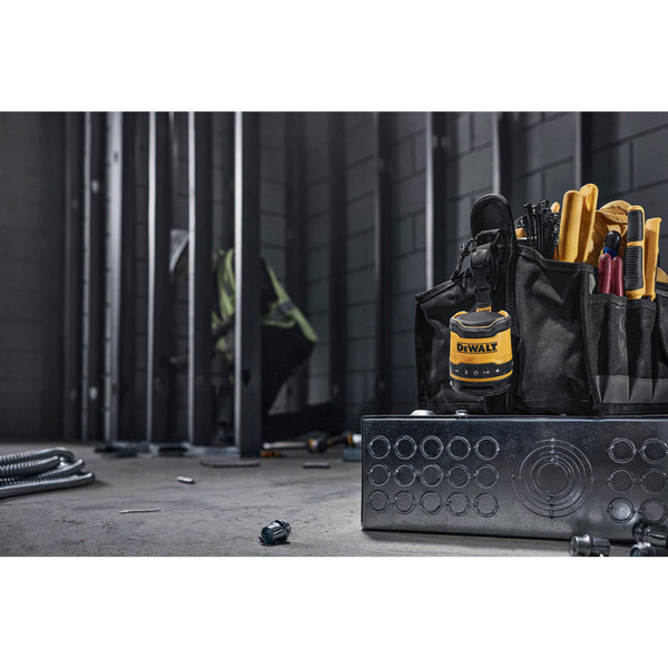Колонка портативна акумуляторна DeWALT DCR009