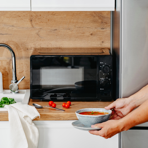 Мікрохвильова піч Adler AD 6206 20л/ 700Вт/ мех.керув./ відкр.кнопкою/ чорна