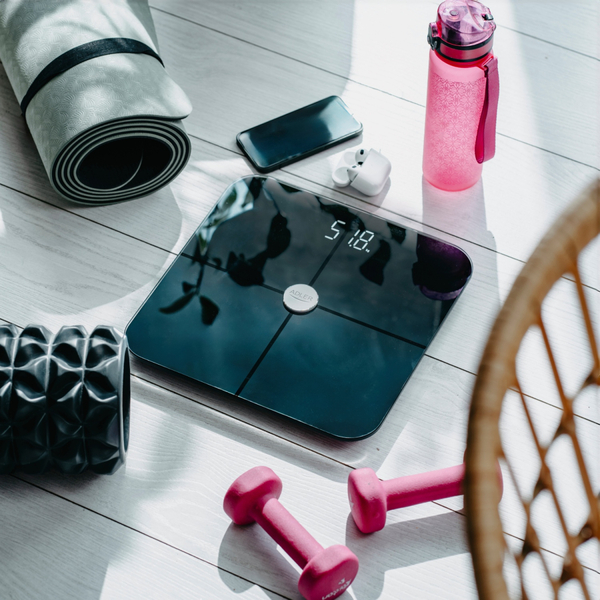 Ваги напольні Adler AD 8187 black електронні/ Smart/ 180кг/ 4хААА/ автовимкнення/ чорні