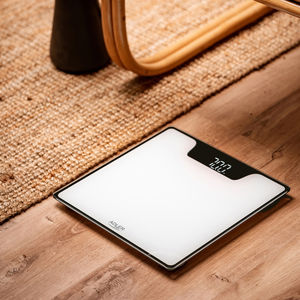 Ваги напольні Adler AD 8174 white електронні/ 180кг/ 2хААА/ автовимкнення