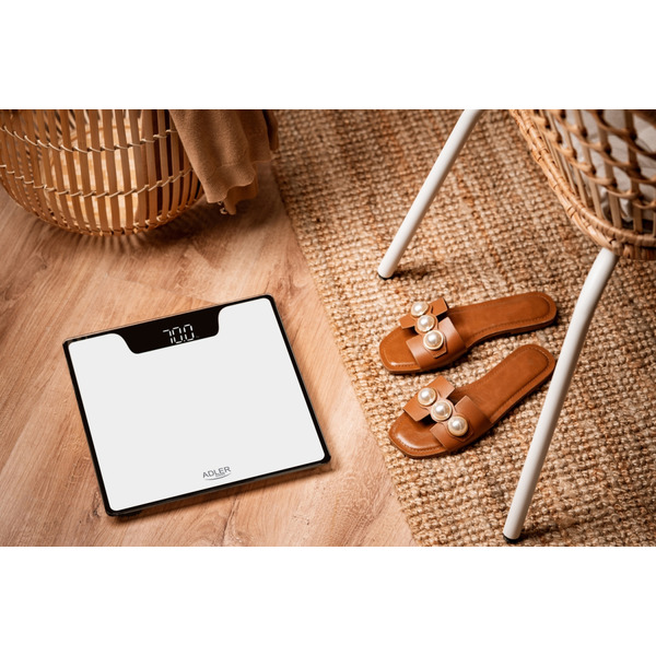 Ваги напольні Adler AD 8174 white електронні/ 180кг/ 2хААА/ автовимкнення