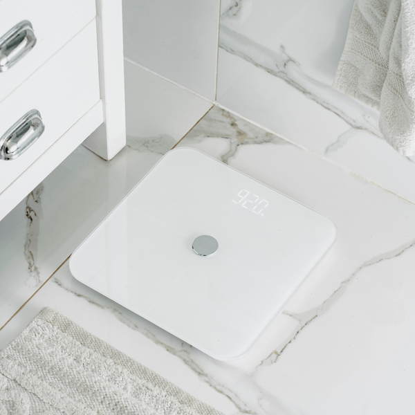 Ваги напольні Adler AD 8187 white електронні/ Smart/ 180кг/ 4хААА/ автовимкнення/ білі