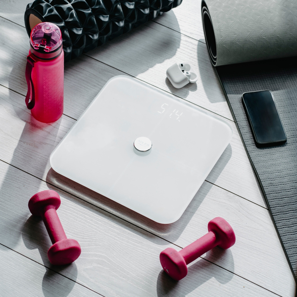 Ваги напольні Adler AD 8187 white електронні/ Smart/ 180кг/ 4хААА/ автовимкнення/ білі