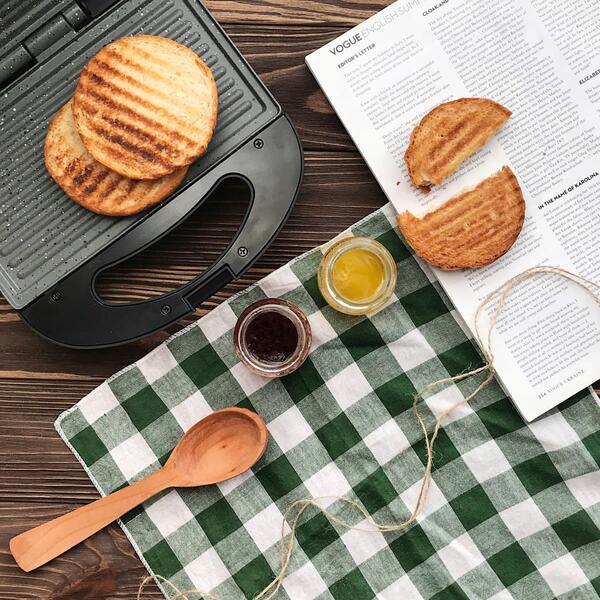 Бутербродница Magio MG-367