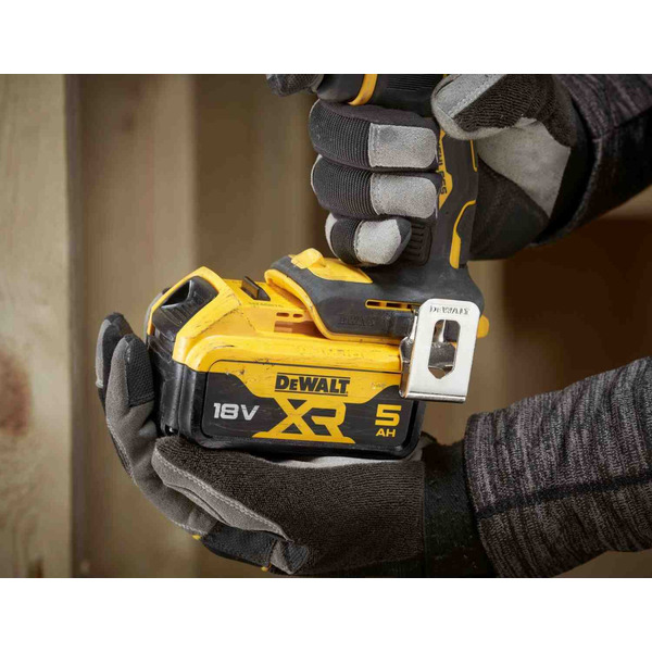 Дрель-шуруповёрт аккумуляторная бесщёточная ударная DeWALT DCD799N