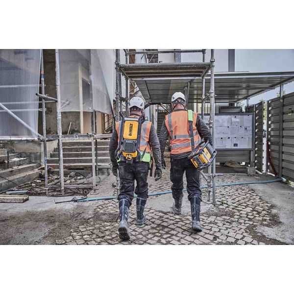 Вибратор-рюкзак глубинный аккумуляторный POWERSHIFT DeWALT DCPS310N