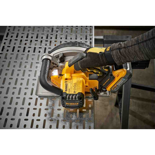 Пилка дискова по металу акумуляторна DeWALT DCS383H2