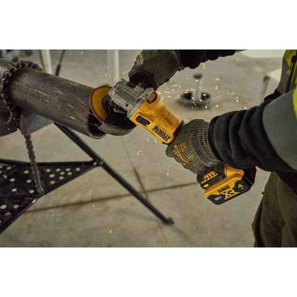 Болгарка (кутова шліфувальна) DeWALT DCG407M2T