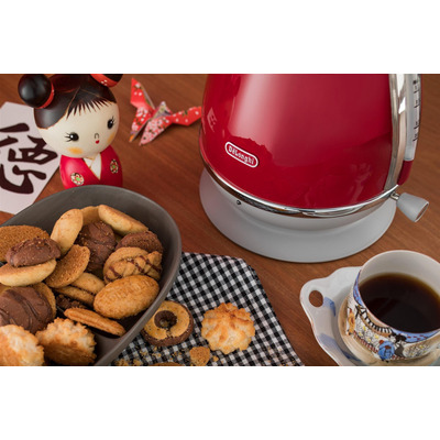 Електрочайник Delonghi KBOC 2001.R