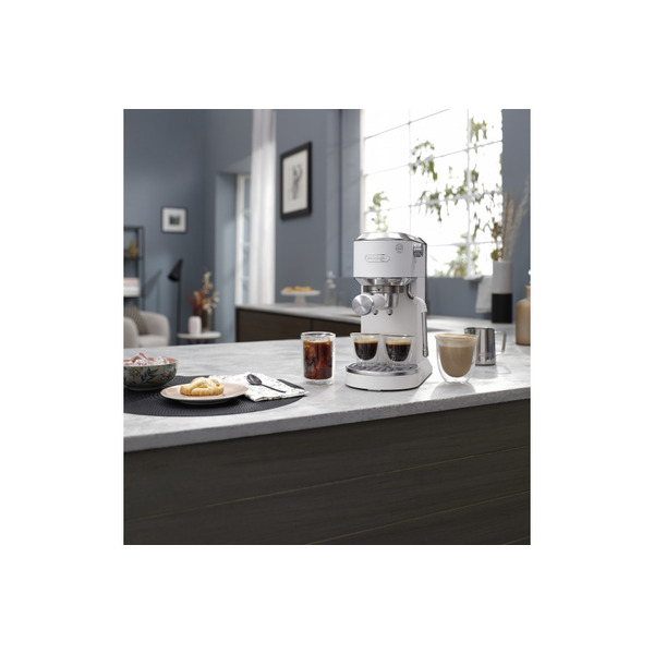 Кофеварка Delonghi EC 890.WI