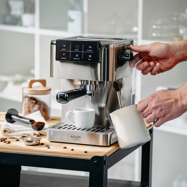 Кавомашина Adler AD 4390 ріжкова/ 1350 Вт/ 20 бар/ 1,5л/ мелена/ капучінатор/сіра