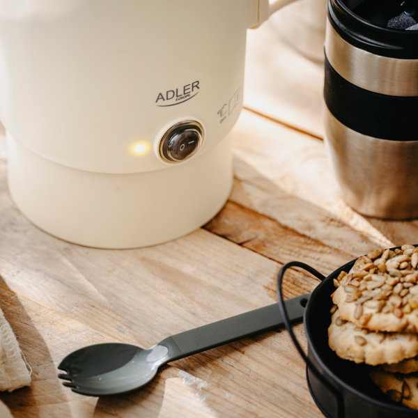 Електрочайник Adler AD 1388b дорожній 650Вт/ 0.8л/ подвійні стінки/ автовимкнення/бежевий