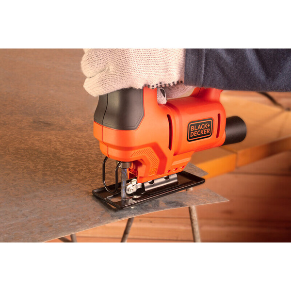 Пила лобзиковая сетевая BLACK+DECKER BES603