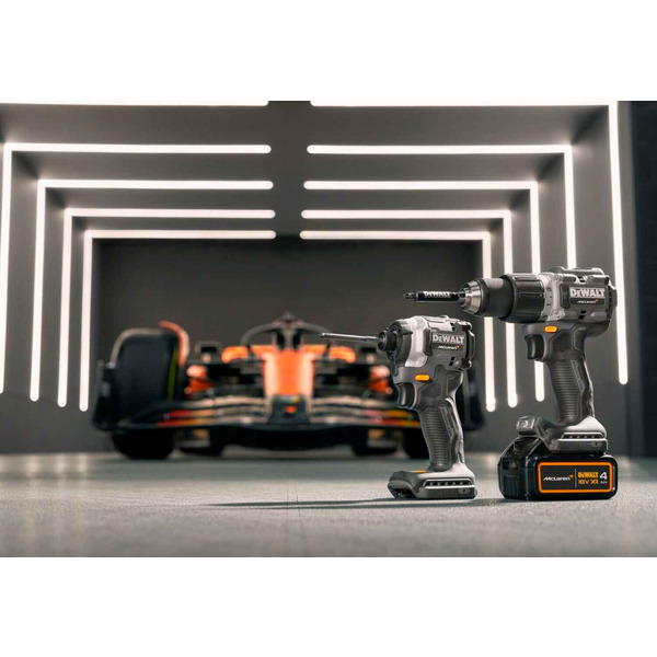 Набор из двух инструментов аккумуляторных бесщеточных McLaren F1 TEAM LIMITED EDITION DeWALT DCK200MM2T
