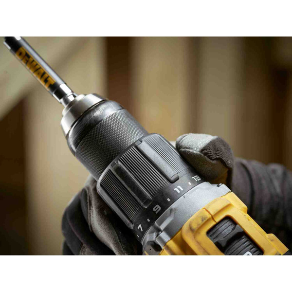 Дрель-шуруповёрт аккумуляторная бесщёточная ударная DeWALT DCD799D2T