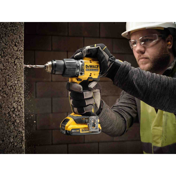 Дрель-шуруповёрт аккумуляторная бесщёточная ударная DeWALT DCD799D2T