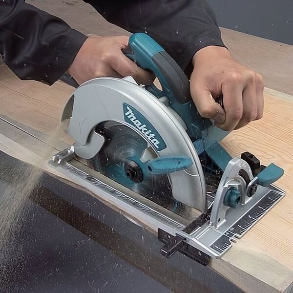 Дискова пила Makita HS7601