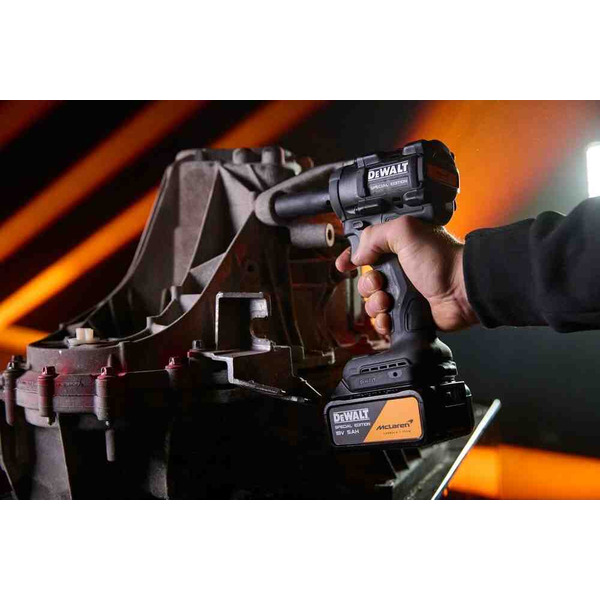 Акумуляторний гайковерт DeWalt McLaren DCF92MP2T